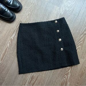 H&M Elegant Black Button-Detail Skirt